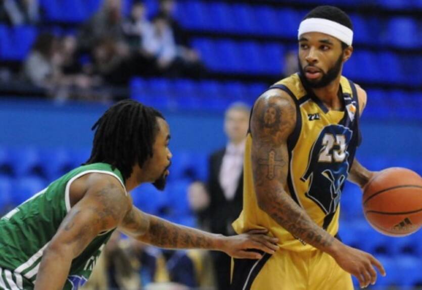 Суперлига. Будивельник громит Политехнику