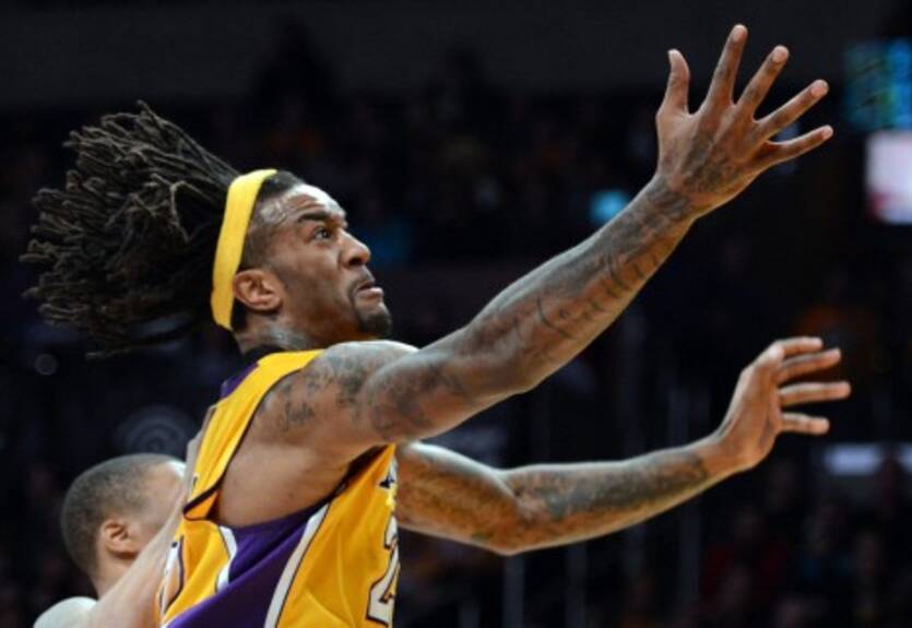 НБА. Хилл в помощь Лейкерс