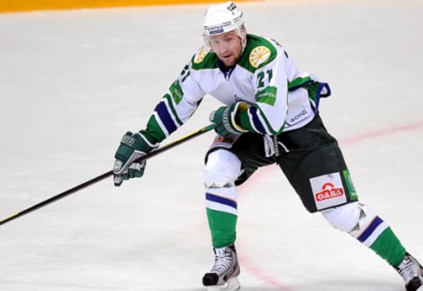 КХЛ. Салават: новый контракт Мусатова