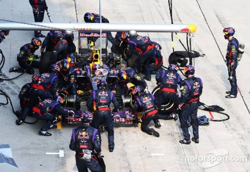 Формула-1. В Макларен впечатлены пит-стопами Ред Булл