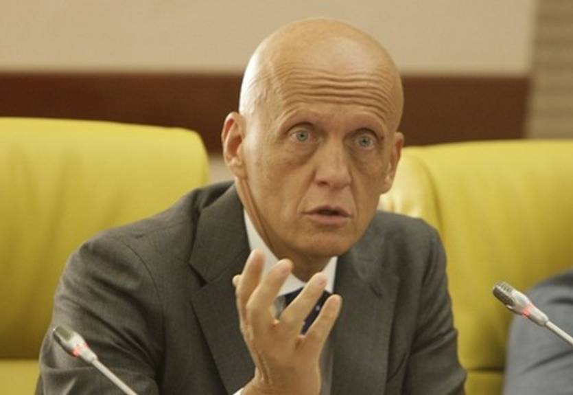 Коллина грозит судьям