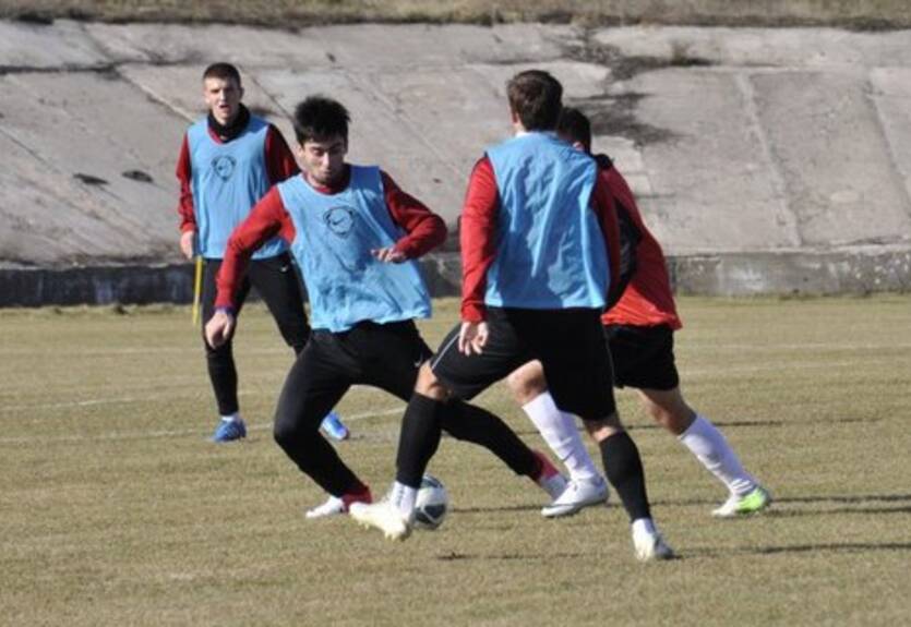 Запорожский Металлург разгромил свою "молодежку"