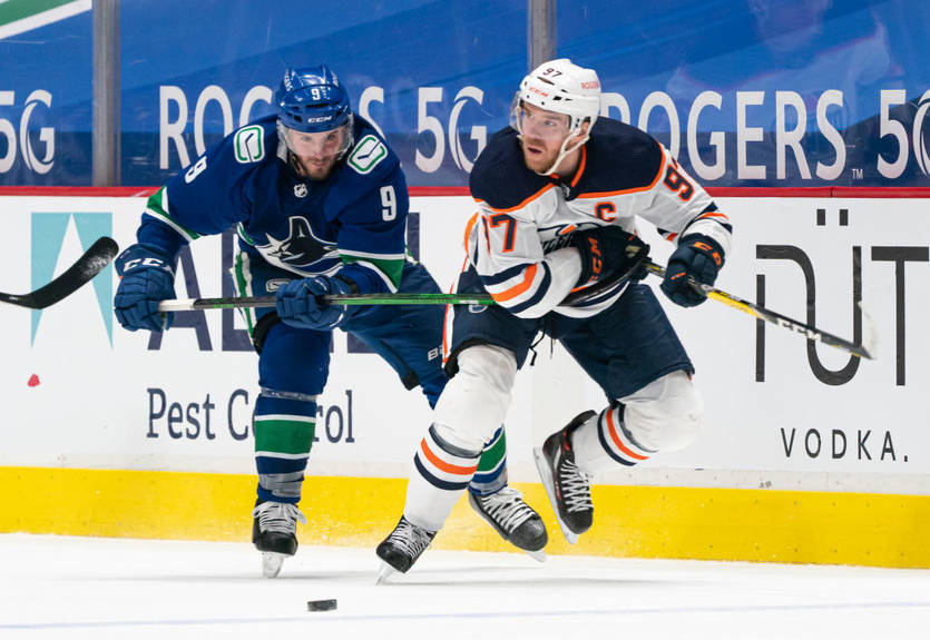 НХЛ: Ванкувер уступил Эдмонтону, Флорида в овертайме обыграла Даллас