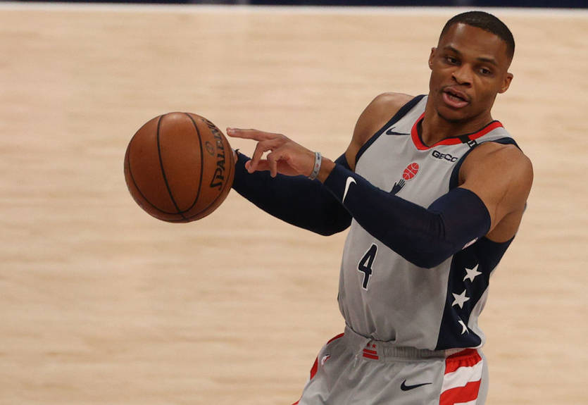 Передача Уэстбрука на Била через всю площадку и слэм-данк Гэффорда - среди лучших моментов дня в НБА