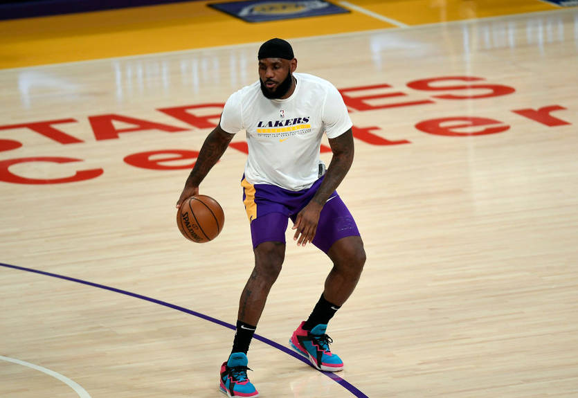 ЛеБрон пропустит ближайшие матчи Лейкерс из-за травмы