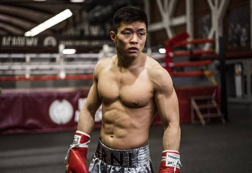 Украинский боксер разорвал контракт с американской промоутерской компанией