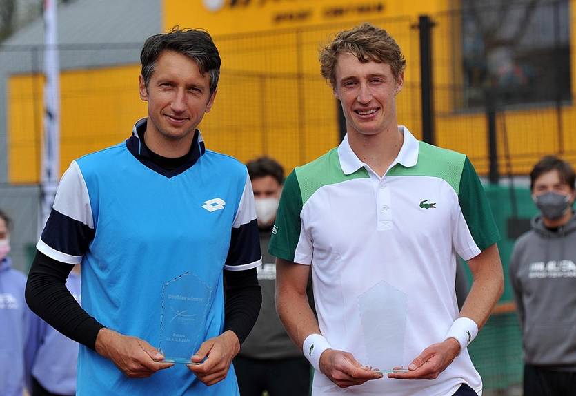 Стаховский выступит в полуфинале парного турнира в Праге