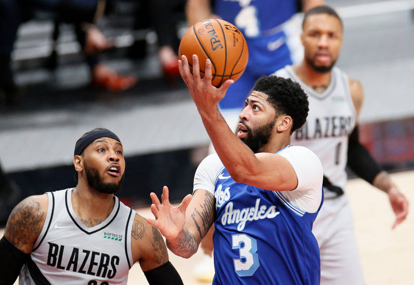 НБА: Лейкерс уступили Портленду, Чикаго разгромил Бостон НБА: Лейкерс уступили Портленду, Чикаго разгромил Бостон