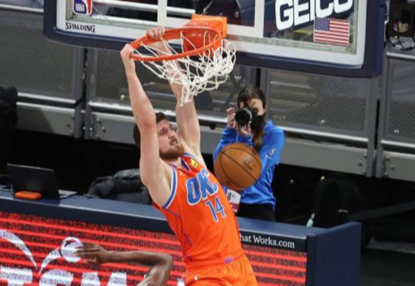 Михайлюк стал самым результативным игроком Оклахомы в матче против Голден Стэйт