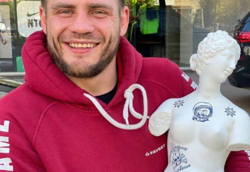 Беринчик получил травму - бой с Лобовым перенесен