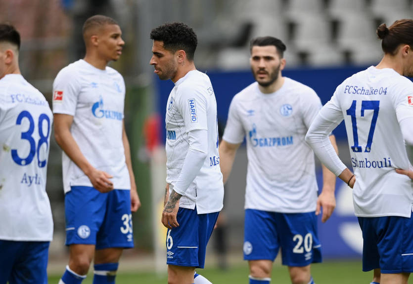 Два футболиста Шальке заразились коронавирусом