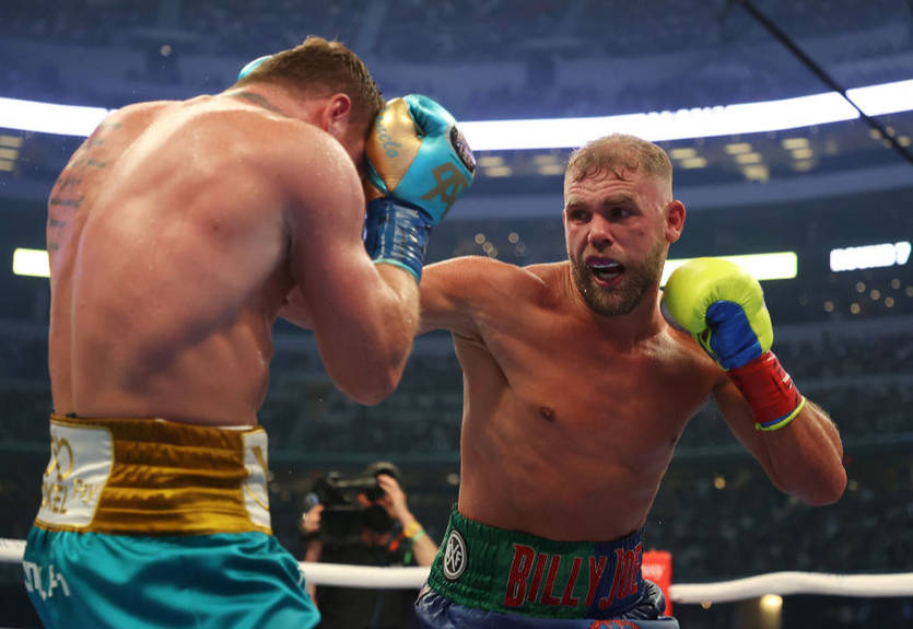 Стал известен гонорар Сондерса за бой против Альвареса