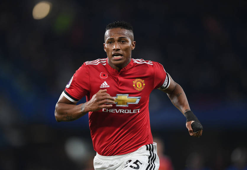 Легенда Манчестер Юнайтед Валенсия завершил карьеру