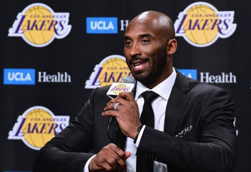 Зал славы организовал выставку в честь Коби Брайанта