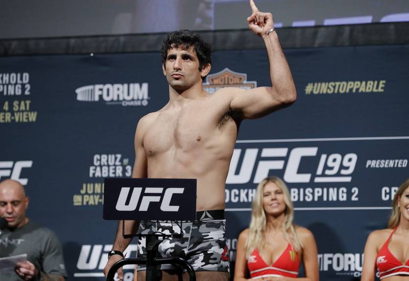 Тони Фергюсон проиграл Дариушу на UFC 262 Тони Фергюсон проиграл Дариушу на UFC 262