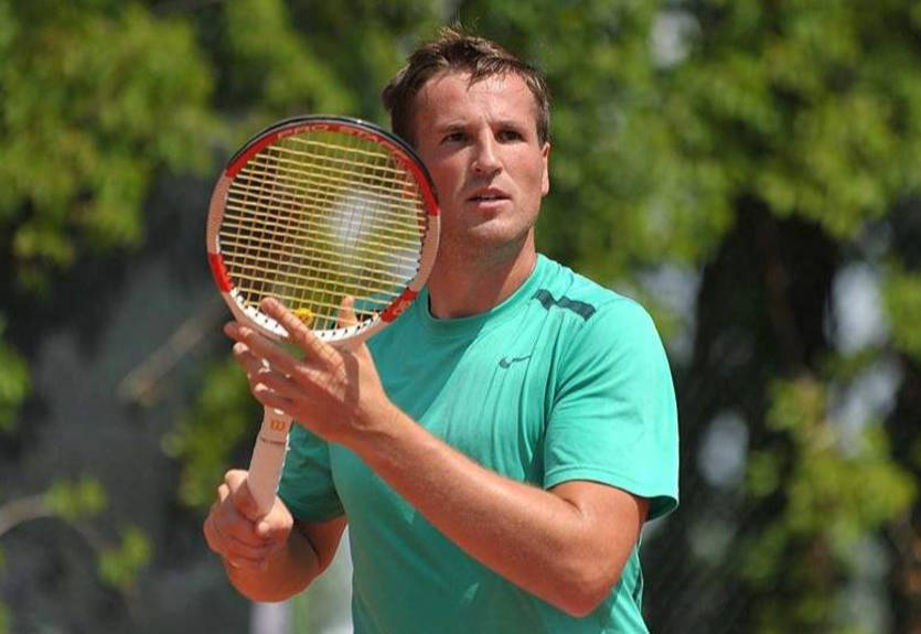 Украинец Ужиловский получил длительный бан за подделку документов