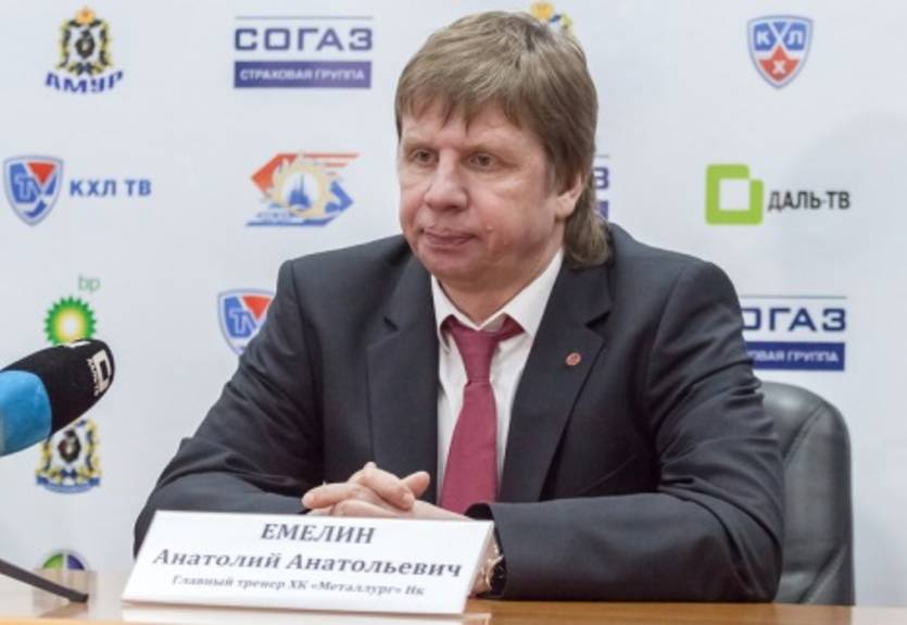 КХЛ. Автомобилист подписал контракты с Емелиным и Вайсфельдом