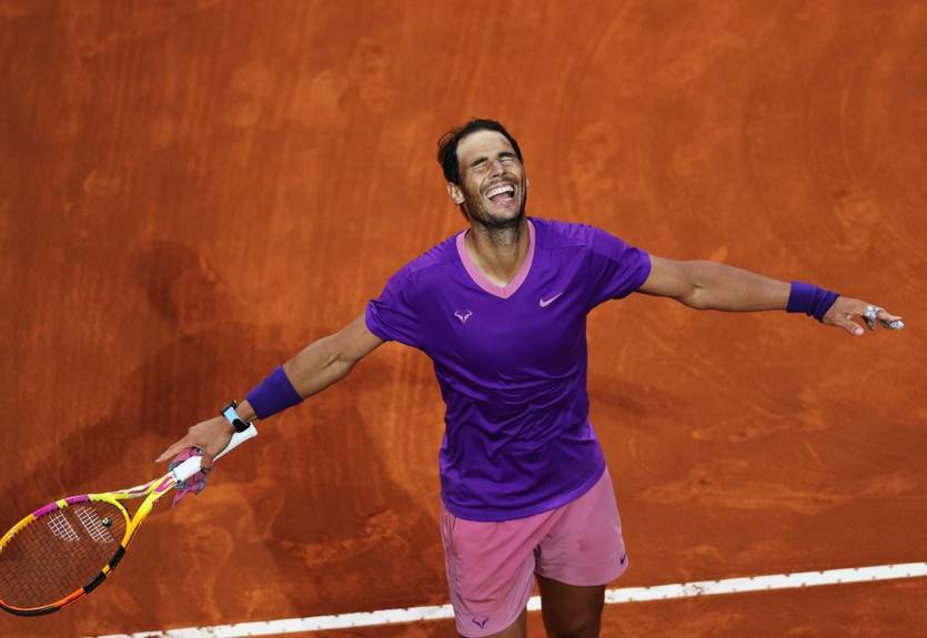 На Ролан Гаррос торжественно открыли статую Надаля На Ролан Гаррос торжественно открыли статую Надаля