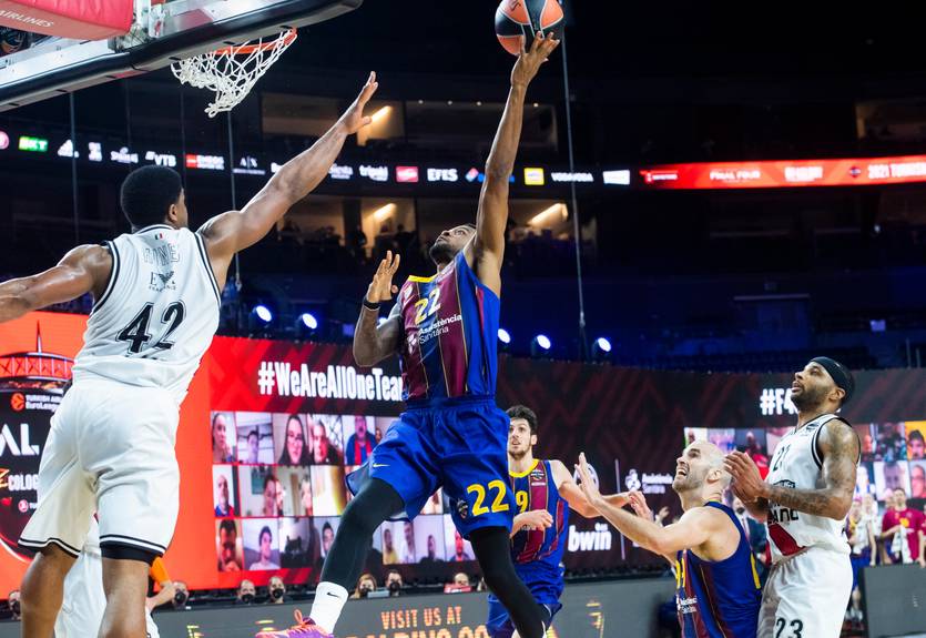 Барселона стала вторым финалистом Евролиги