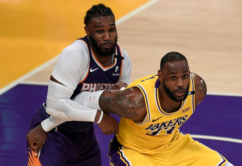 НБА: Лейкерс проиграли Финиксу и завершили выступление в плей-офф, Денвер вышел во второй раунд