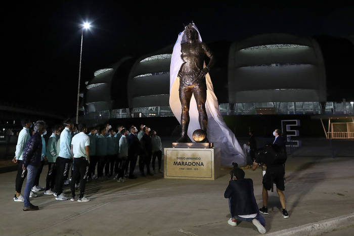 Статуя Диего Марадоны в аргентинском городе Сантьяго-дель-Эстеро