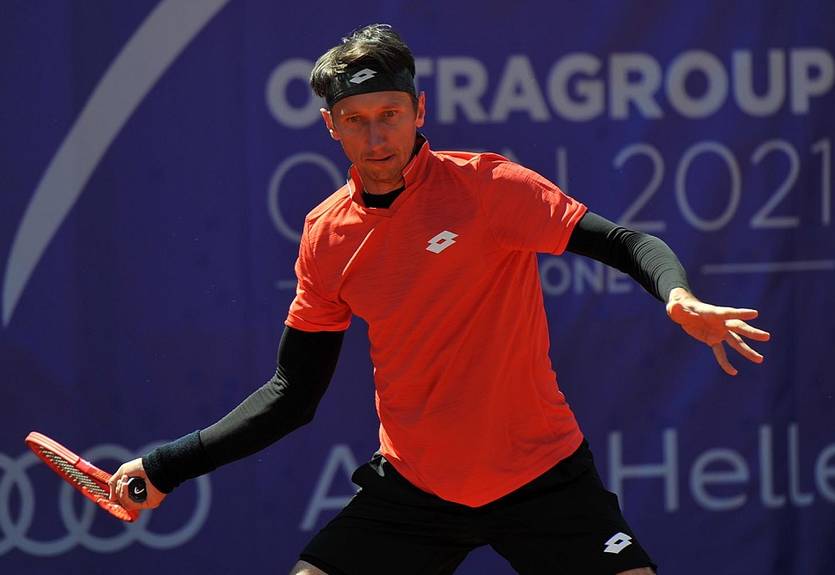 Стаховский проиграл на старте квалификации турнира в Штутгарте