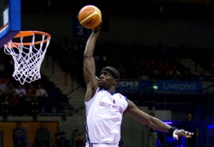 Менса-Бонсу подписался в Кахасоле