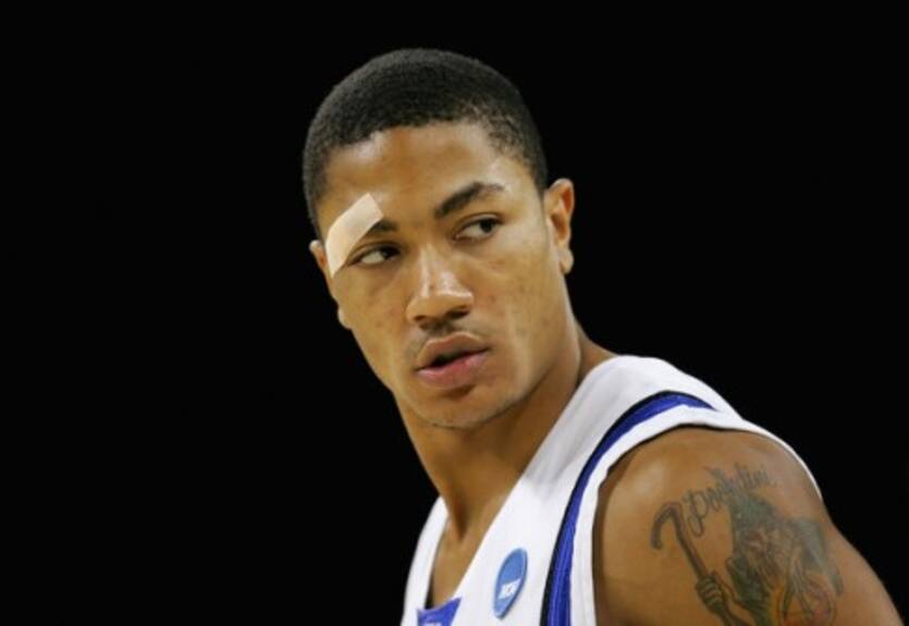 НБА. Роуз впервые появился на скамейке Чикаго