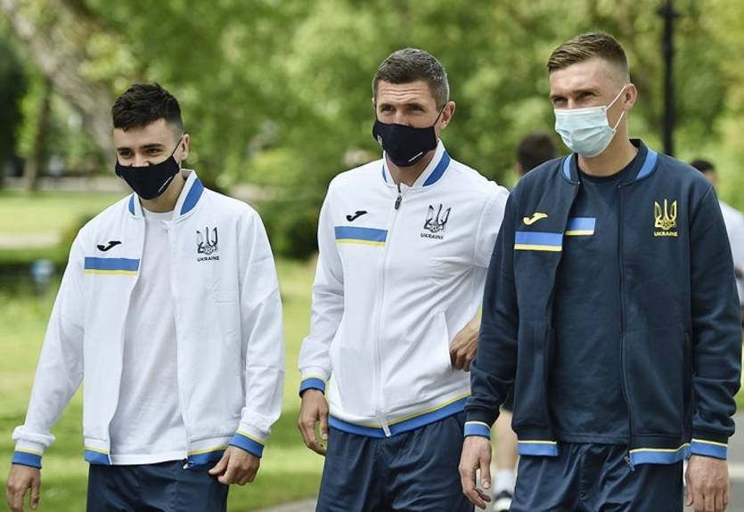 Сборная Украины устроила прогулку по Амстердаму перед первым матчем Евро-2020