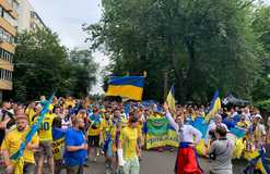 Желто-синий Бухарест или как австрийцы кричали "Украина"