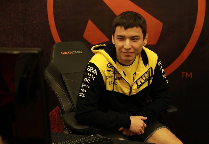 NaVi обыграли EXTREMUM в стартовом матче квалификации на The International 10