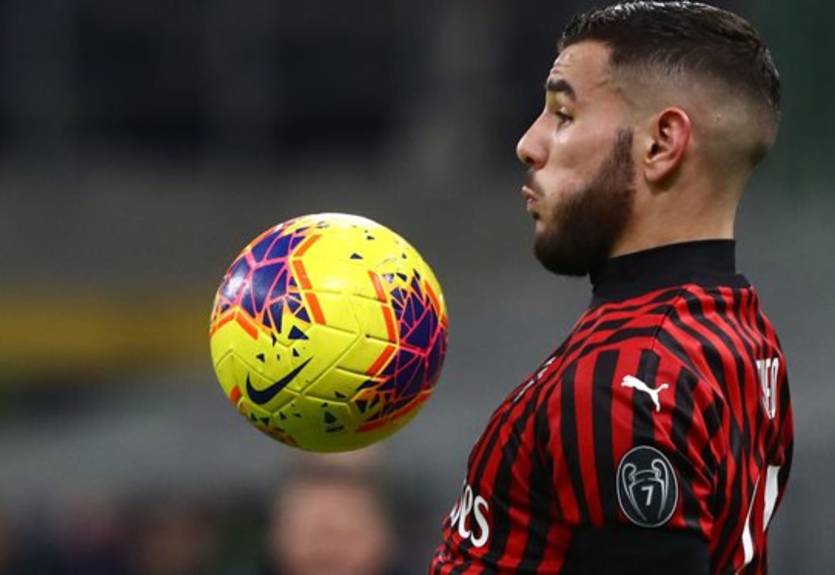 Защитник Милана сдержал обещание и покрасил волосы в клубные цвета