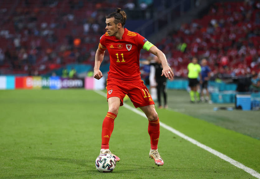 Бэйл намерен завершить клубную карьеру, но продолжить играть за Уэльс Бэйл намерен завершить клубную карьеру, но продолжить играть за Уэльс