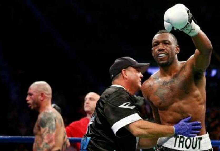 Тренер Альвареса: "Траут — молодой, амбициозный и умный боксер"