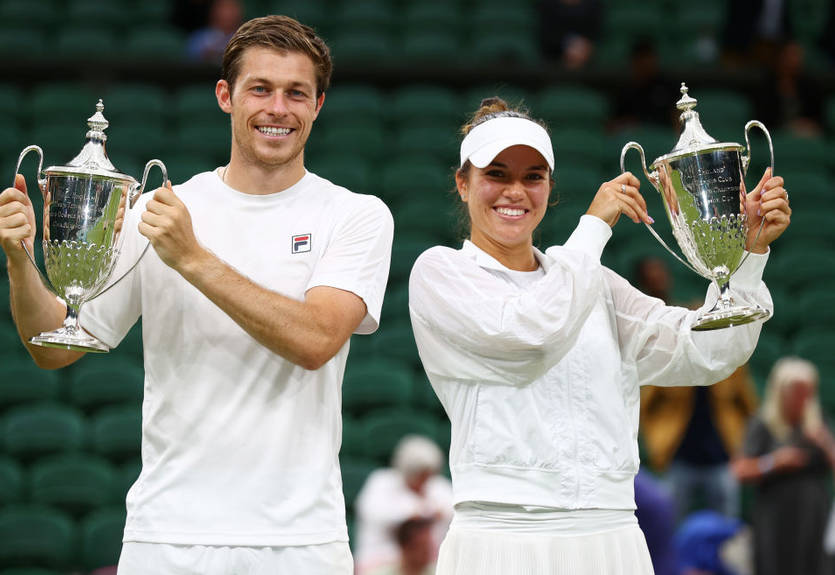 Скупски и Кравчик выиграли смешанный турнир Уимблдона