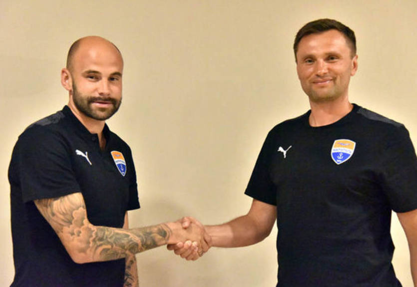 Мариуполь подписал контракт с экс-игроком Шахтера