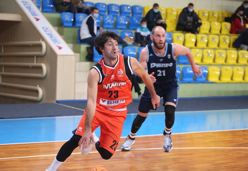 Черкасские Мавпы продлили контракт с Поповым