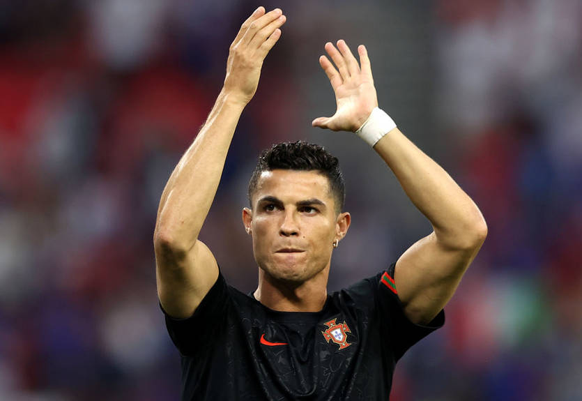 Роналду заинтриговал фанатов публикацией в соцсетях Роналду заинтриговал фанатов публикацией в соцсетях