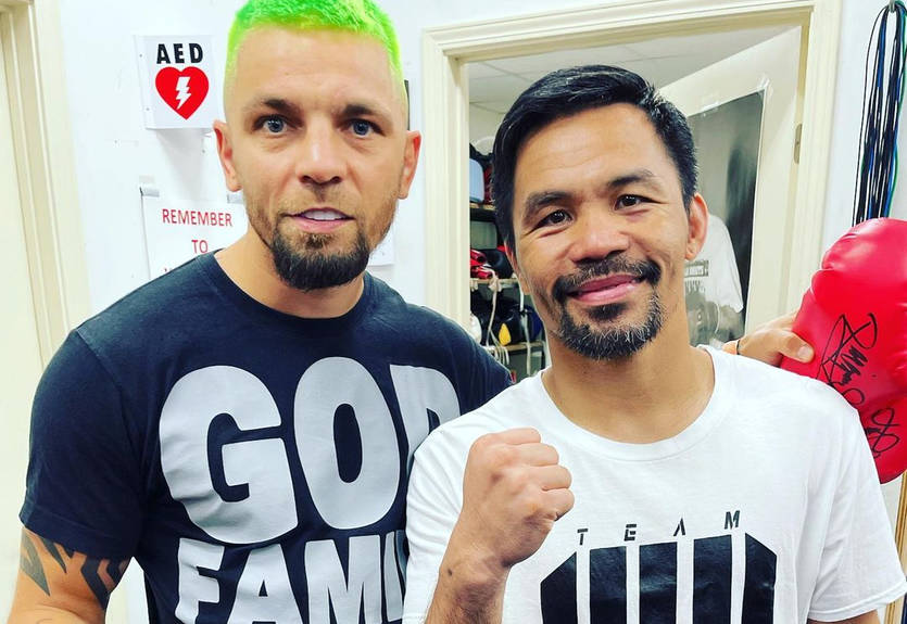 Редкач выставил перчатки с автографом Пакьяо на благотворительный аукцион Редкач выставил перчатки с автографом Пакьяо на благотворительный аукцион