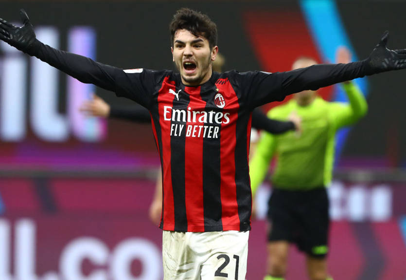 Новичок Милана перекрасил волосы в цвета клуба