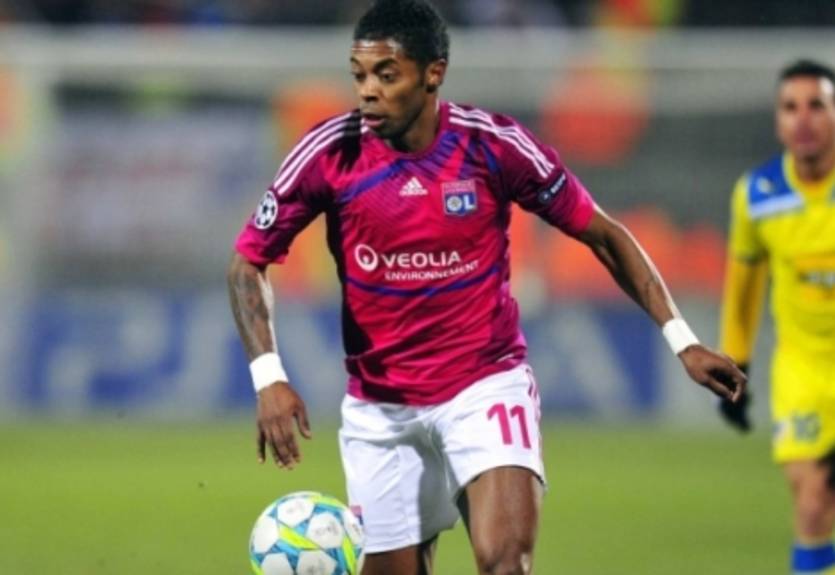 Официально: Шальке арендовал Бастоса