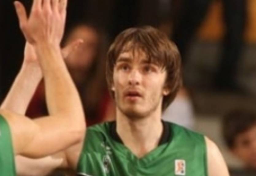 Йелинек усилит Каху Лабораль