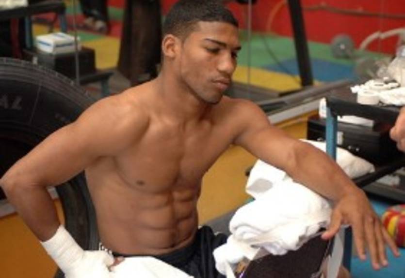 WBA готовит для Гамбоа Учияму