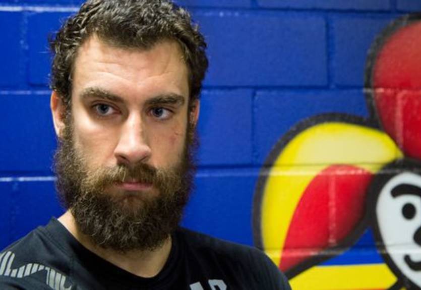 Финский хоккеист заплатит 3540 евро за избиение соперника