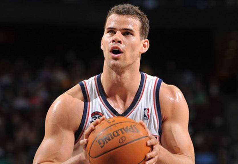 НБА. У Хамфриса проблемы с мышцами живота