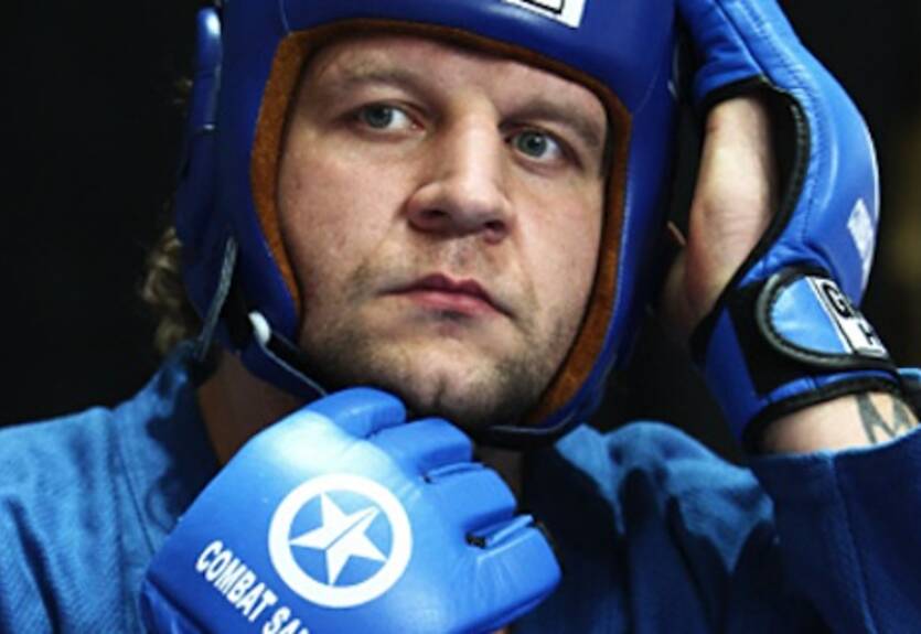 Александр Емельяненко объявил о завершении карьеры