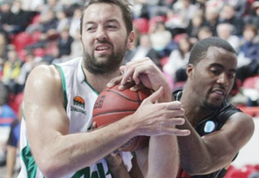 УНИКС отказывается отпускать Вуюкаса