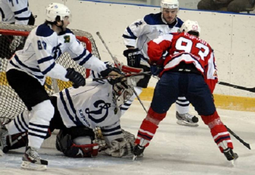ПХЛ. Динамо по буллитам обыгрывает Компаньон