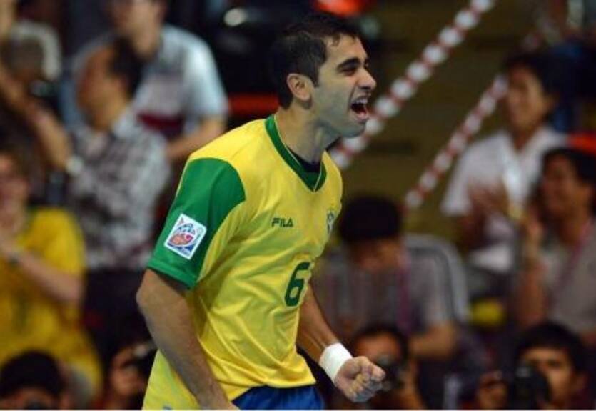 Футзал. Бразилия перешагивает Колумбию