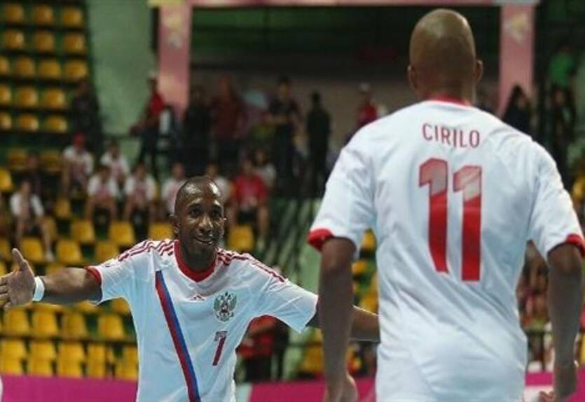 Футзал. Сирило и Робиньо приносят России победу